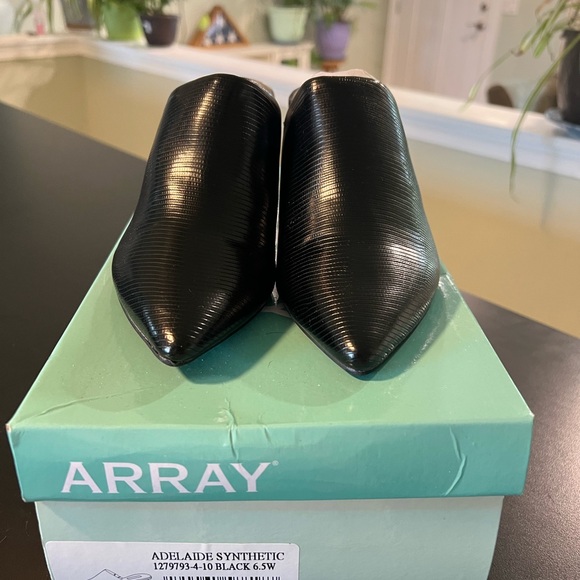 Array Black Mules Sleek Design - Picture 2 of 4